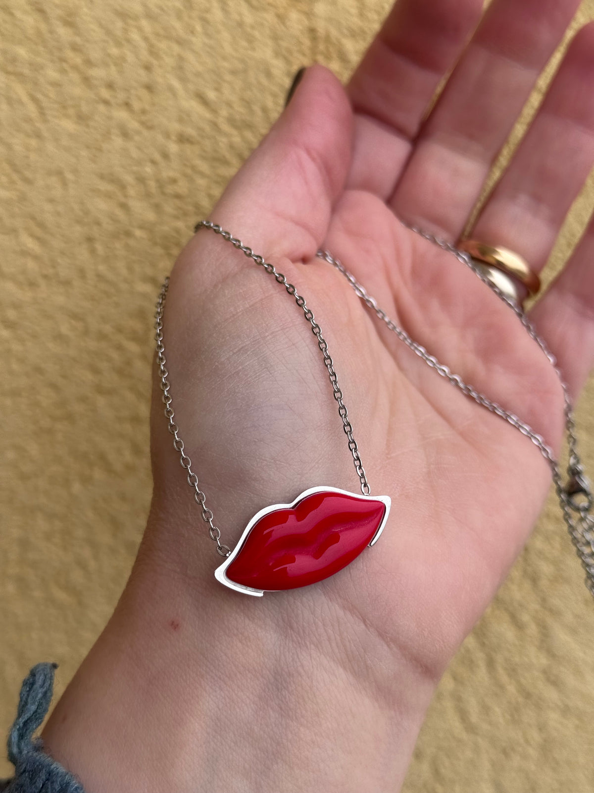 Collana Kiss