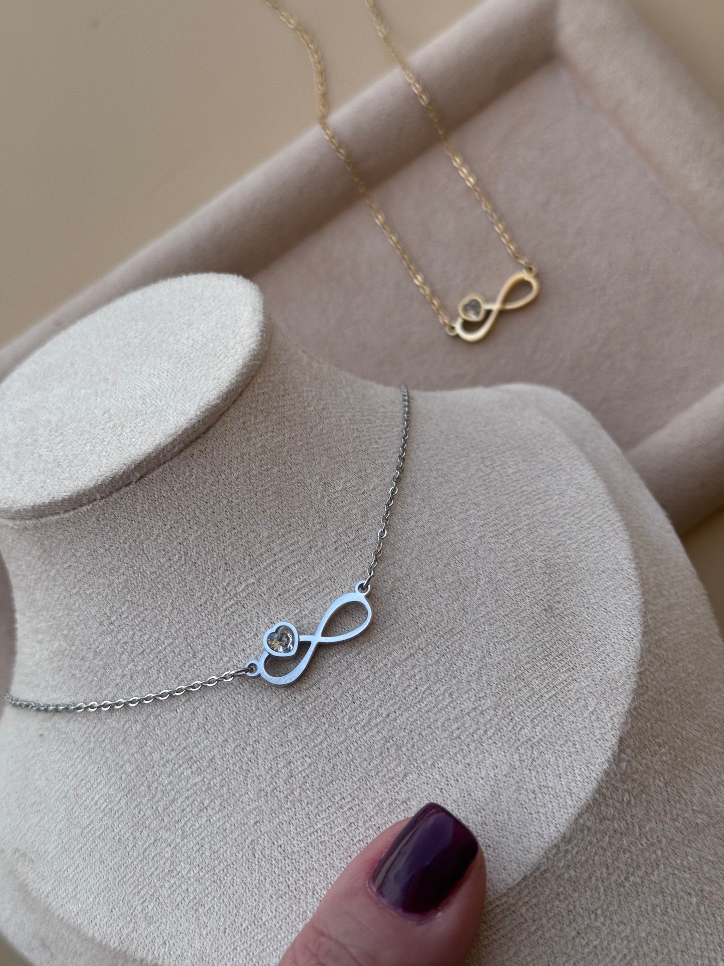 Collana infinito con cuore