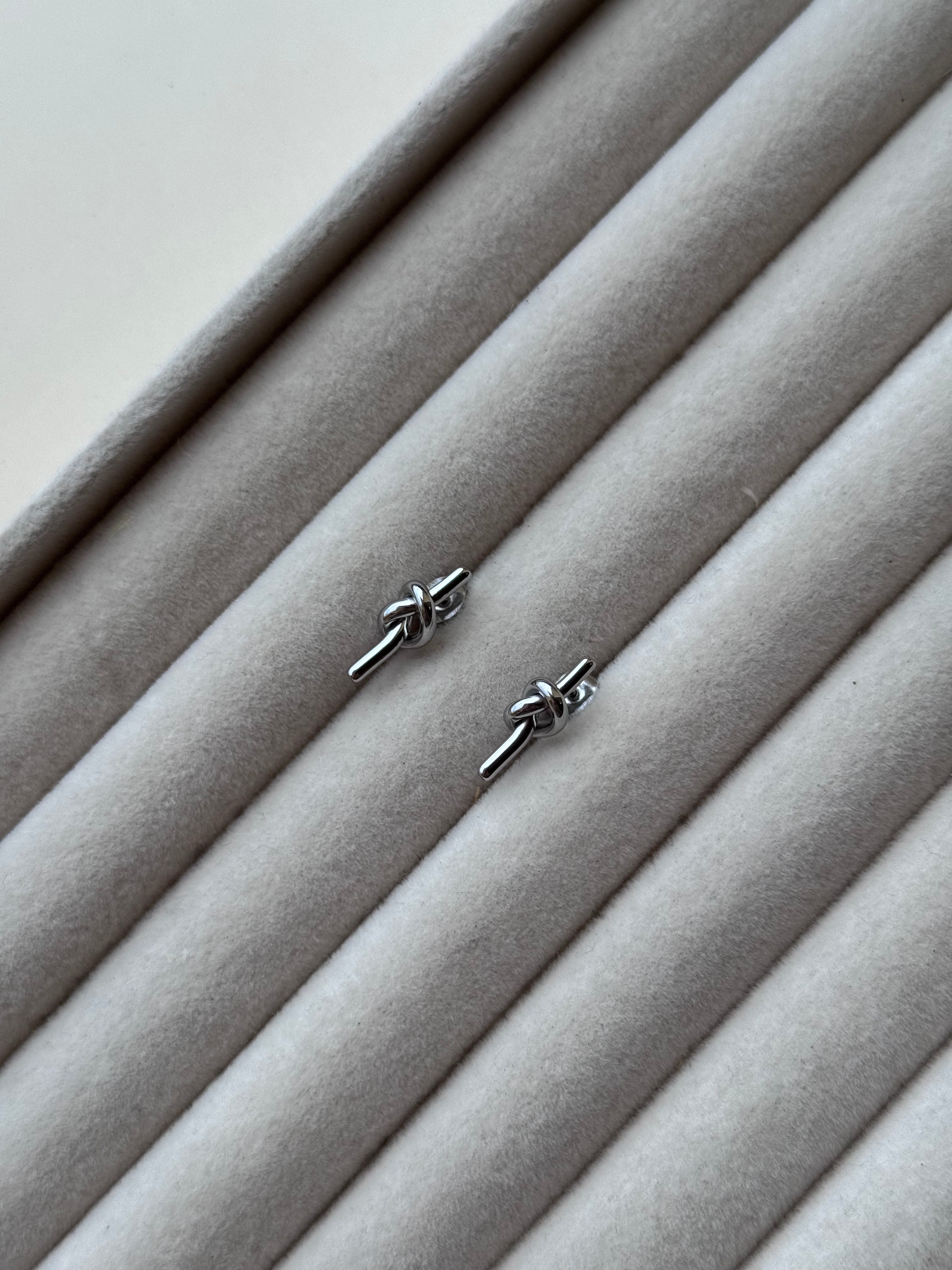 Orecchini nodo legame