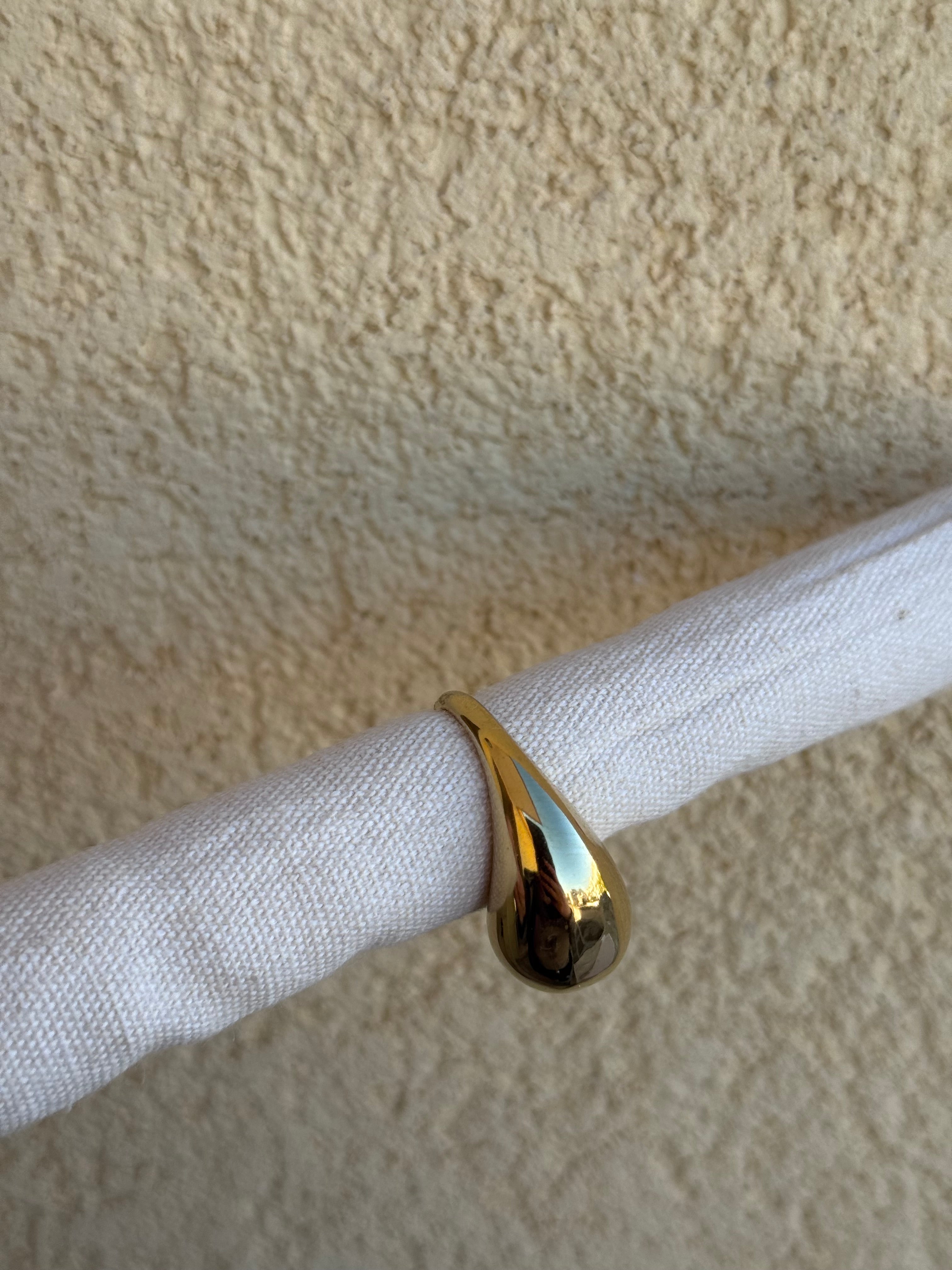 Anello goccia dorata