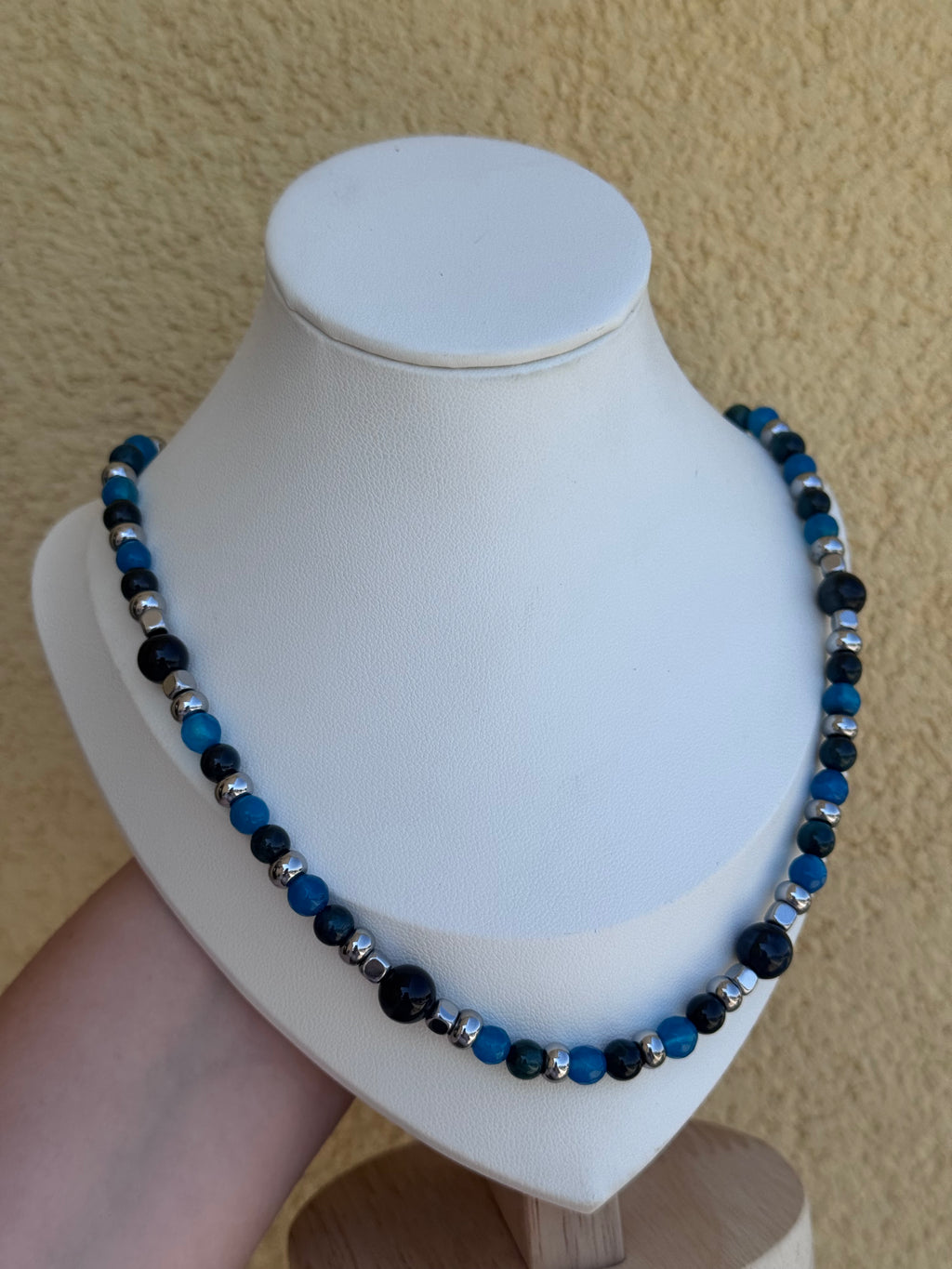 Collana uomo sfumature di azzurro