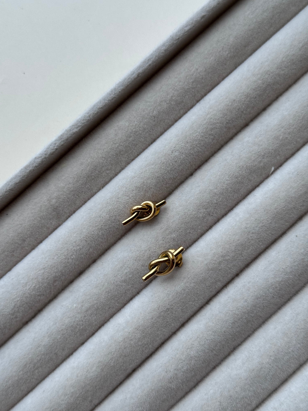 Orecchini nodo legame