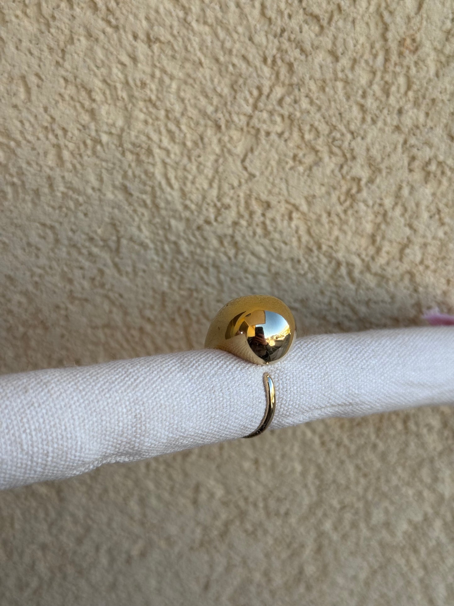 Anello goccia dorata