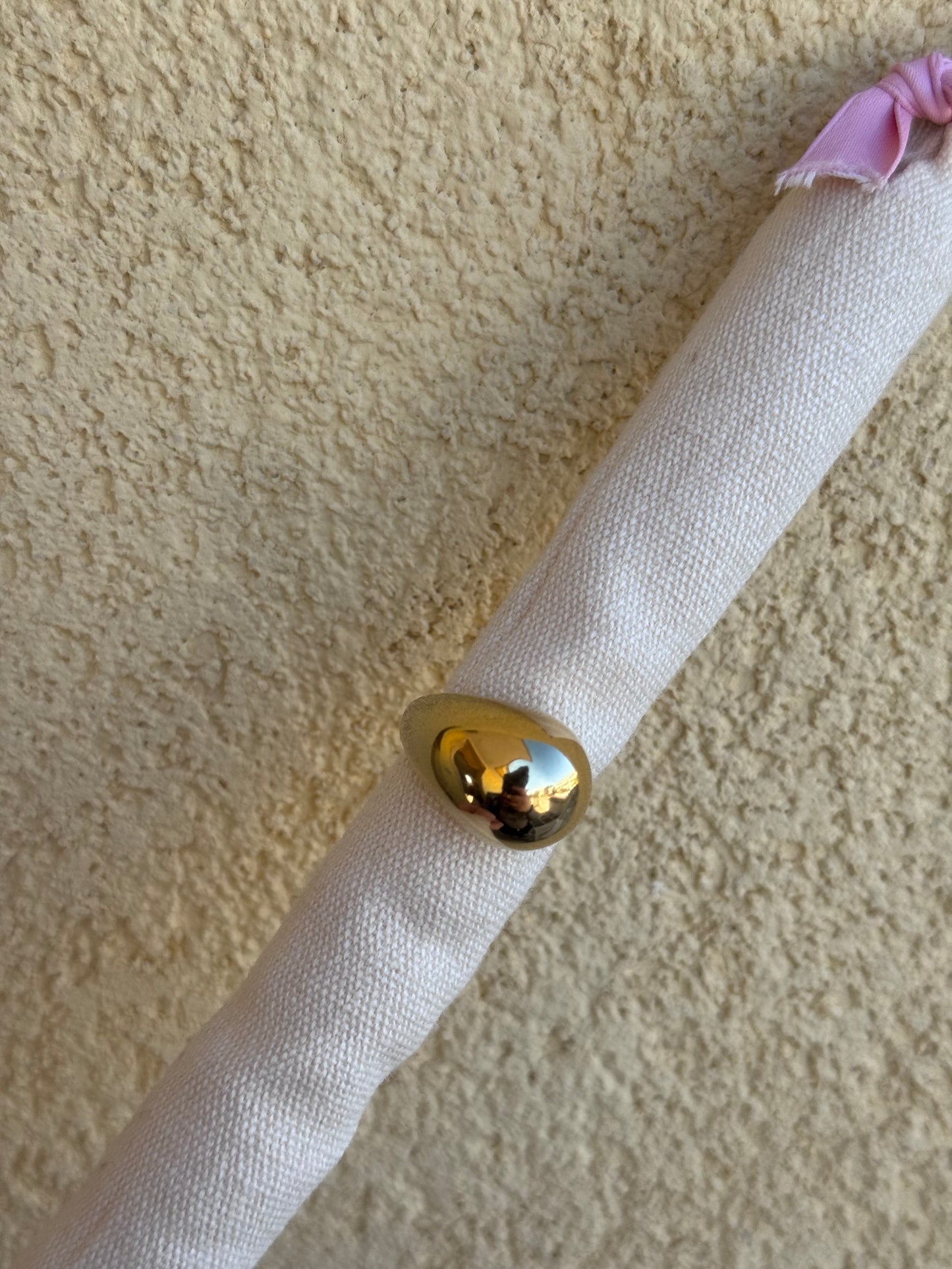 Anello goccia dorata