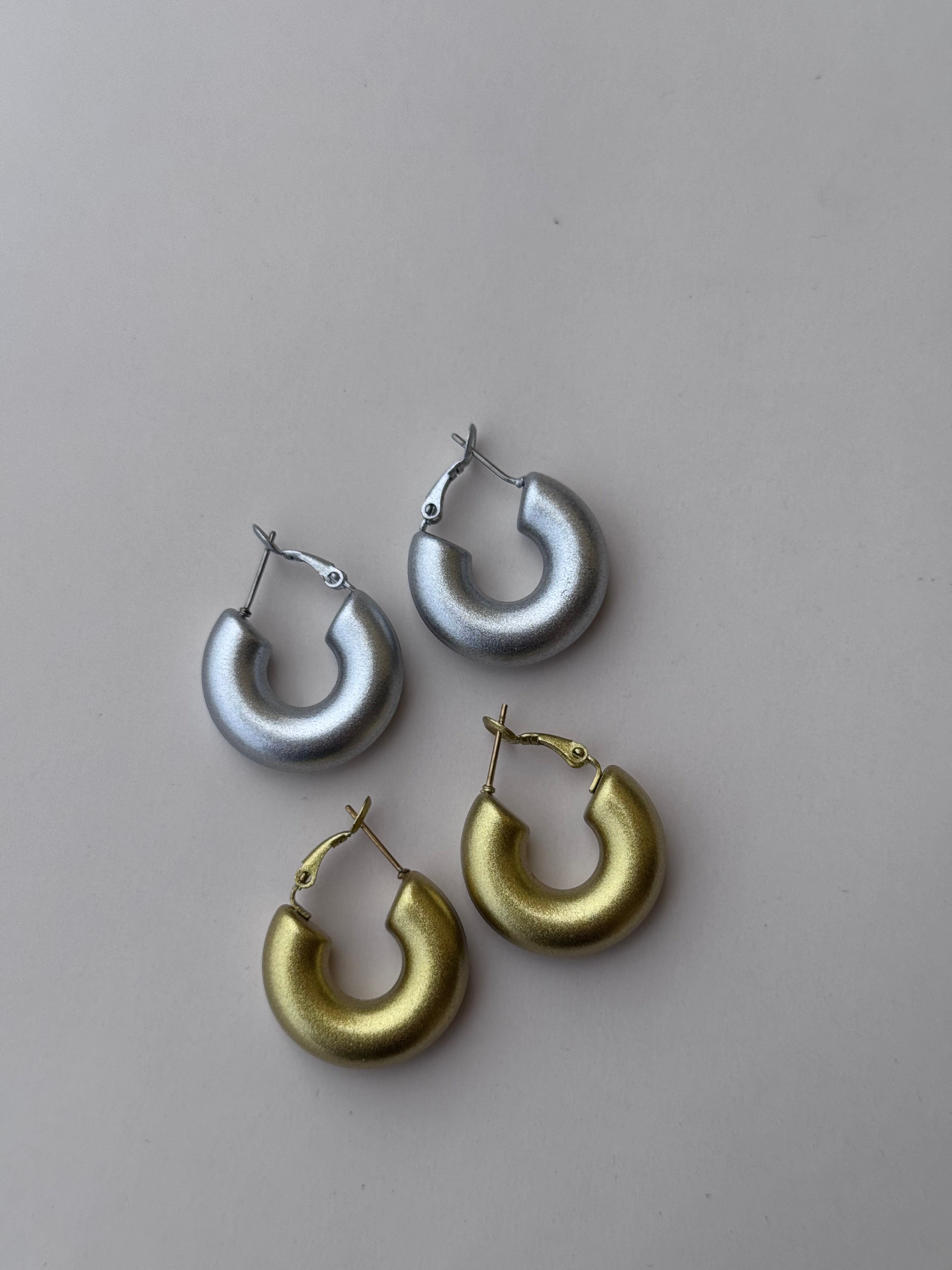 Orecchini cerchietti satinati