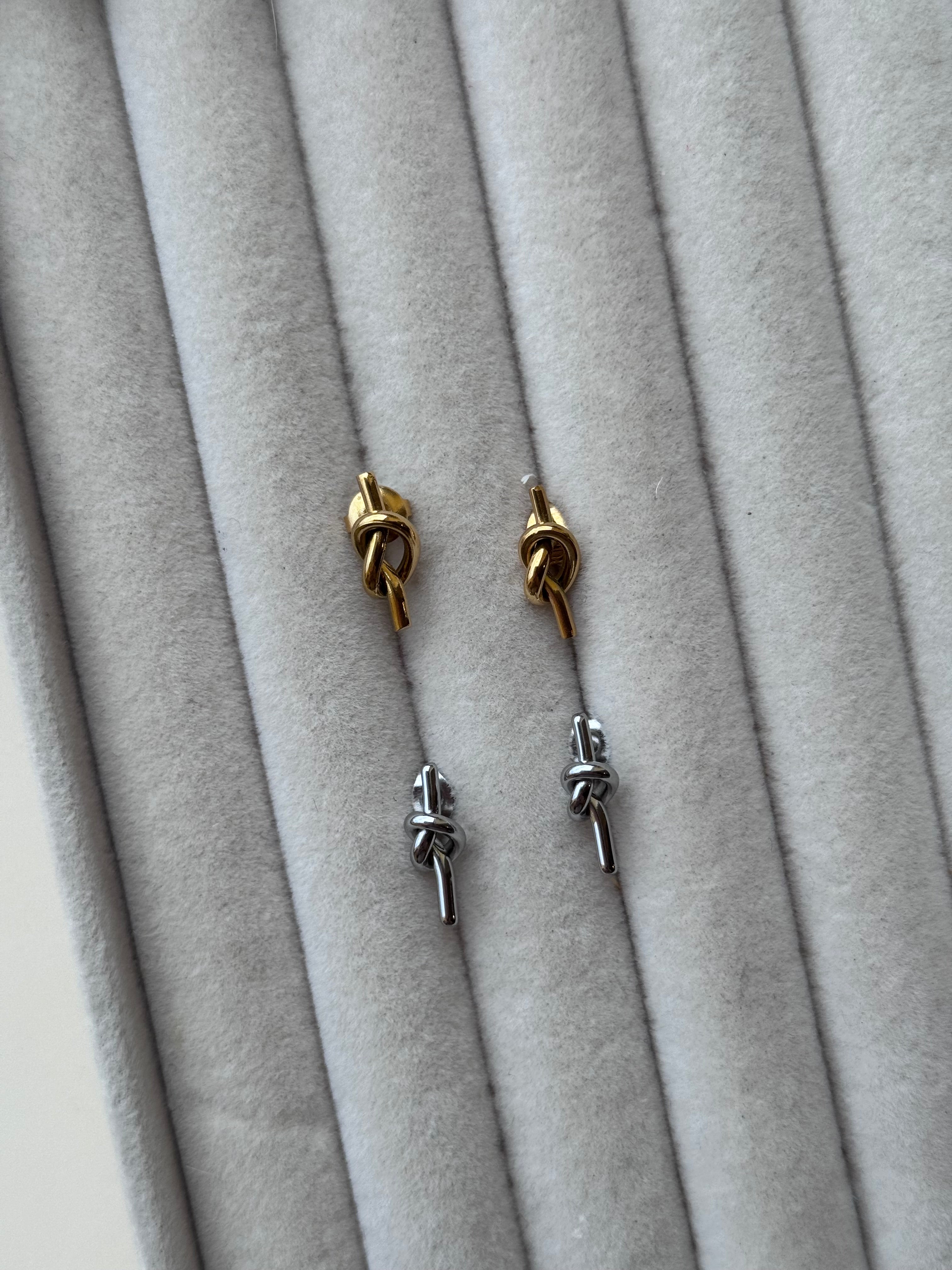 Orecchini nodo legame