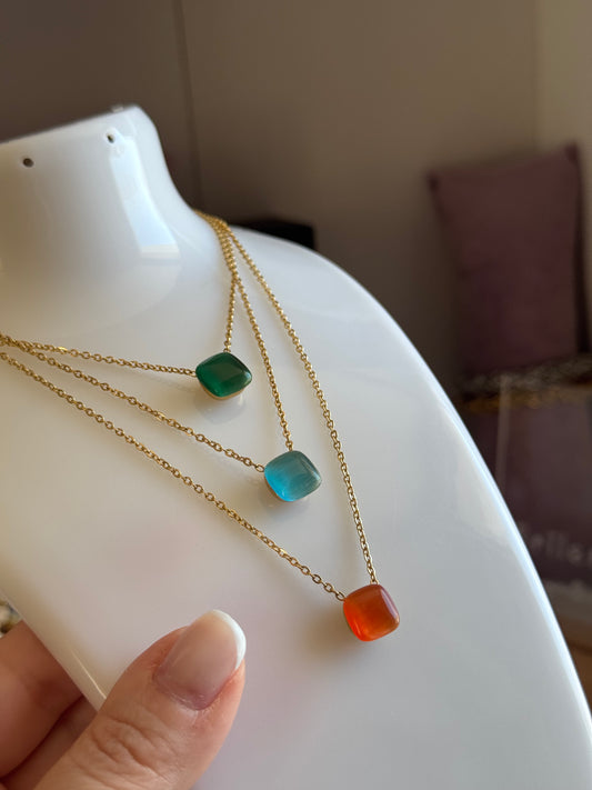 Collana quadrotto colorato