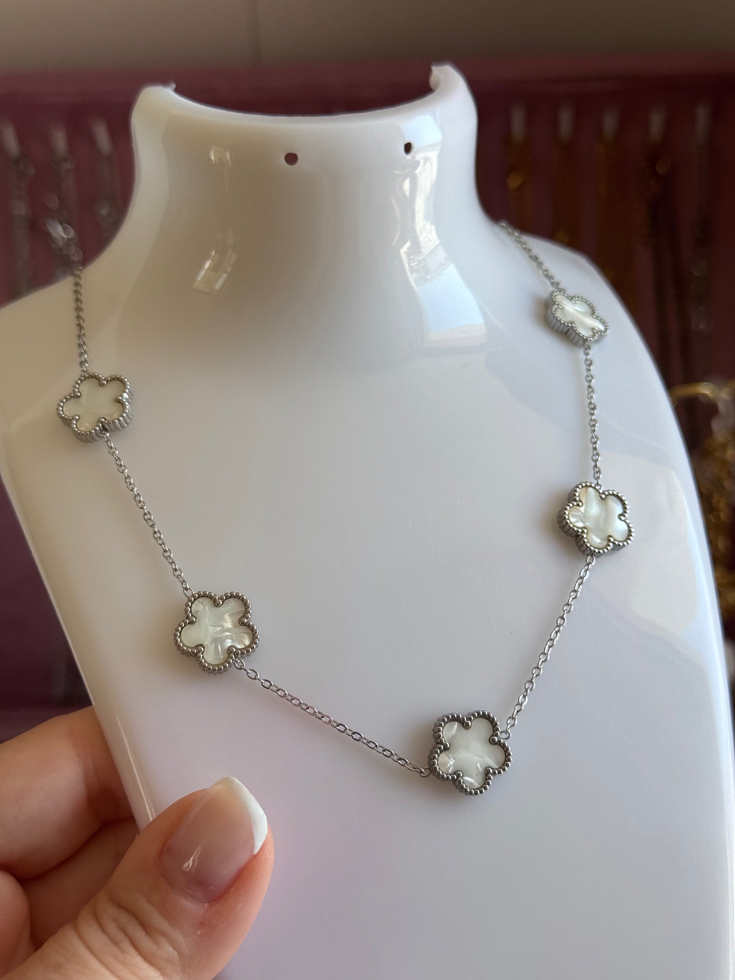 Collana fiori bianchi
